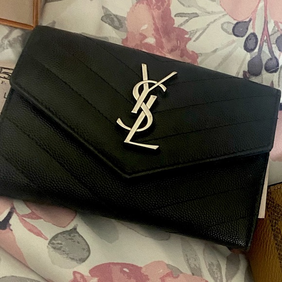 Authentic YSL fold wallet - Picture 3 of 9